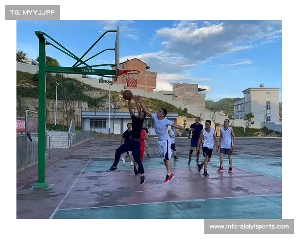 中美篮球友谊赛展现敢拼敢抢、永不松懈的竞技精神